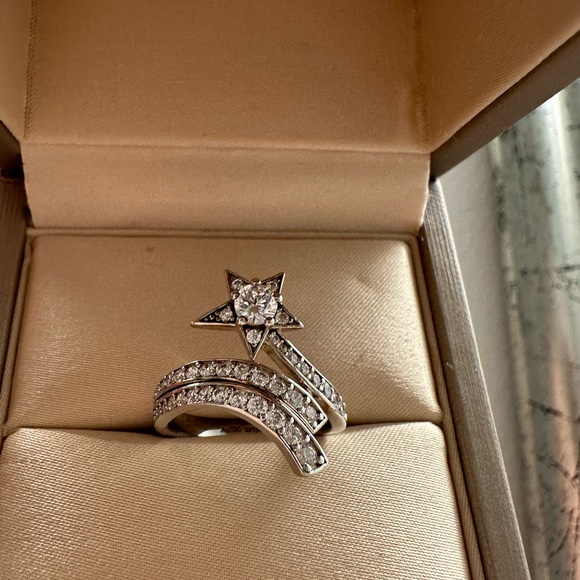 moissanite ring - Picture 5 of 5